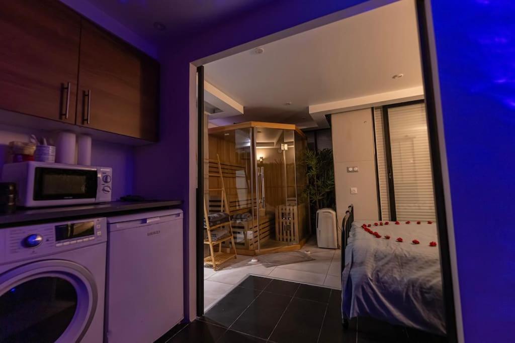 Laissepassetemps Apartment Marseille Bagian luar foto